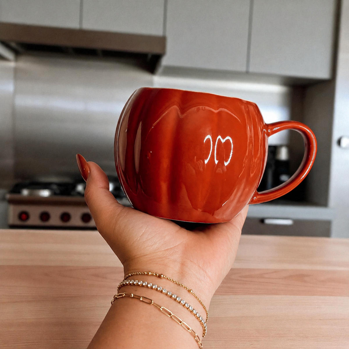Pumpkin-Shaped Ceramic Coffee Mug – 16.8 oz